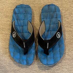 Volcom kids Black and Blue Flip Flops size 1